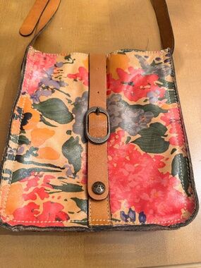Patricia Nash Italian Leather Crossbody Bag- Hydrangea Pattern